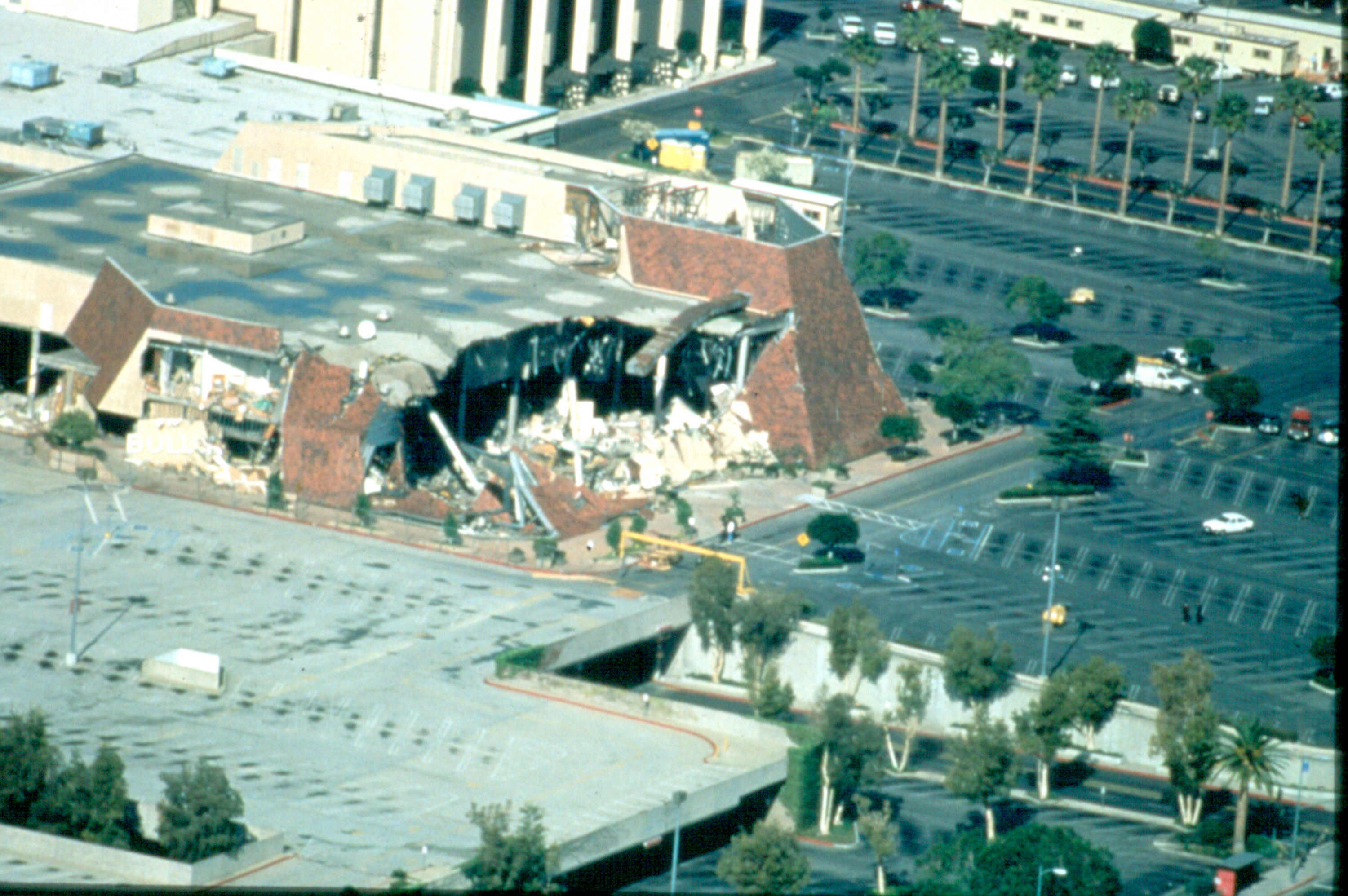 northridge mall earthquake
