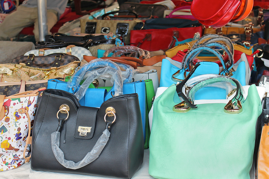 Luxury r's Sponsor Allegedly Selling Fake Bags!  AGAIN