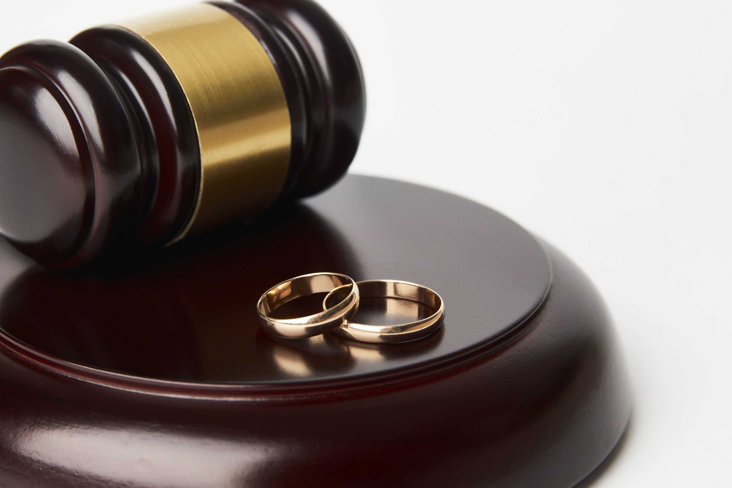 Iowa: Husband Eligible for Work Comp Benefits Despite Separation