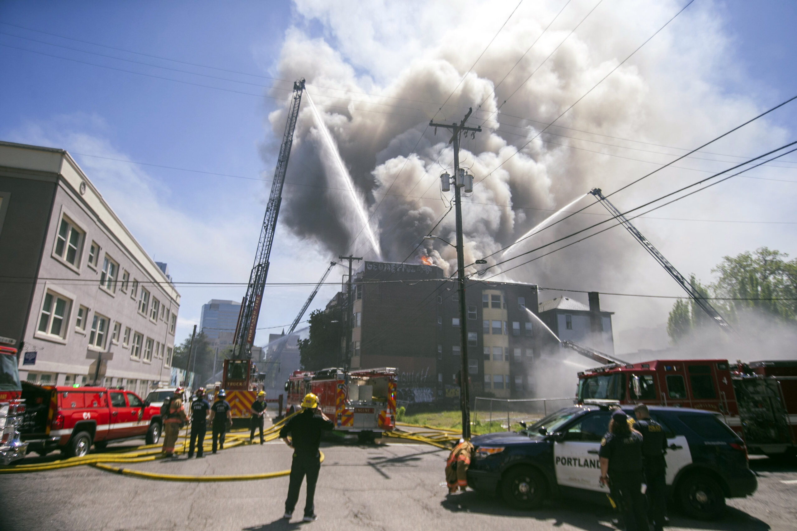 breaking news fire portland oregon yesterday